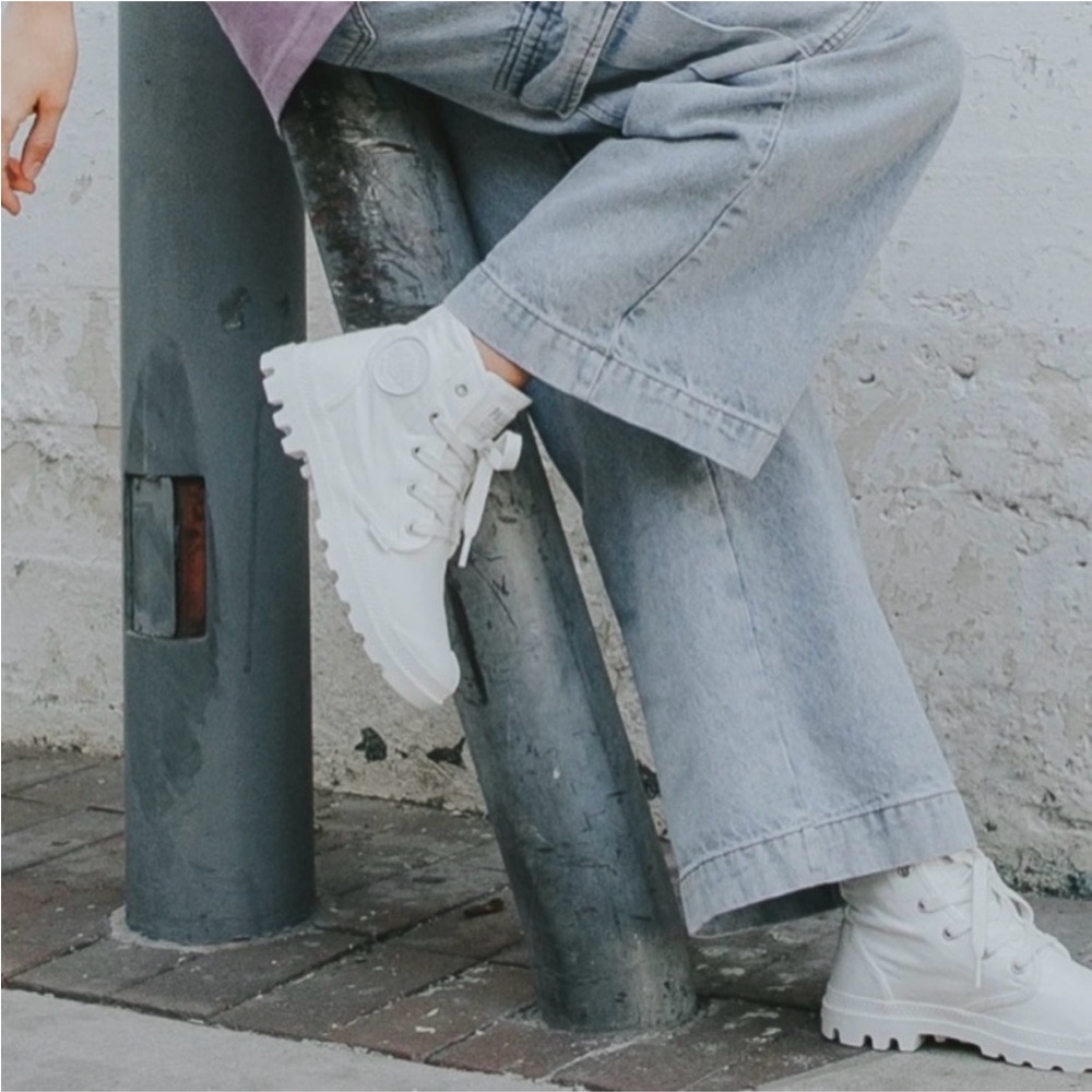 Palladium Pampa Hi White Canvas Boots Women’s Lug Sole Combat Streetwear - Picture 5 of 8